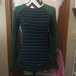 Lululemon navy and green top